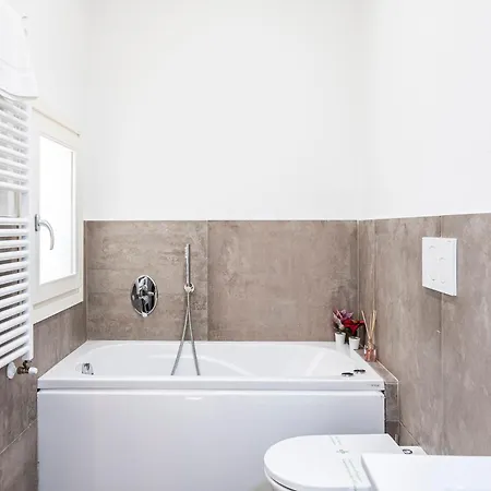 Domus San Frediano - Double Con Jacuzzi By Hotea شقة فلورنس