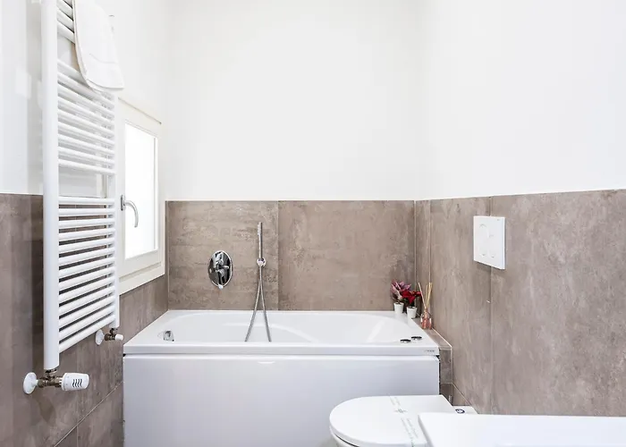 Domus San Frediano - Double Con Jacuzzi By Hotea アパート フィレンツェ